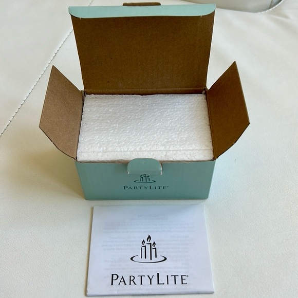 Partylite Scented Oil, Cinnamon & Bayberry - Picture 5 of 6